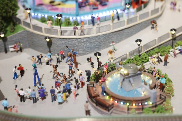 11 февраля 2020 весело масштаб тематической фигуры парка. Городская миниатюра, город — стоковое фото