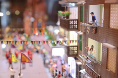 Piu Sik ve Bun Çırpınma Yarışması modelinin kutsallığı.