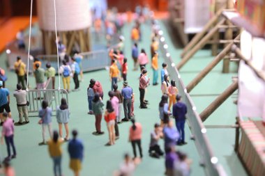 Piu Sik ve Bun Çırpınma Yarışması modelinin kutsallığı.