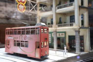 Hong Kong 'da ölçülen bir simge ve minyatür figürler