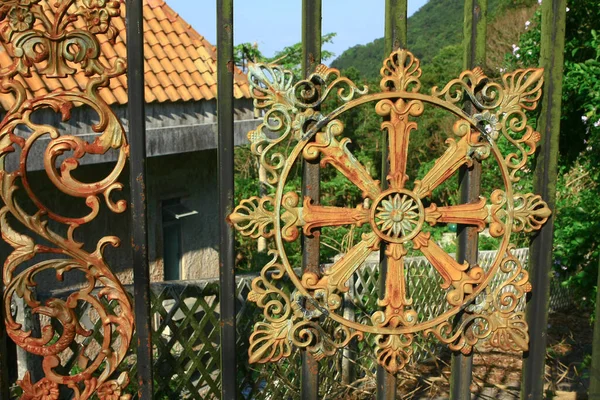 Large Residential Security Gates Hong Kong Oct 2008 — Stock Photo, Image