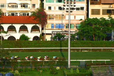 19 Ekim 2008 At yarışı HK 'de popüler bir spordur. HK 'deki Happy Valley yerleşim bölgesi.