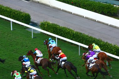 19 Ekim 2008 At yarışı HK 'de popüler bir spordur. HK 'deki Happy Valley yerleşim bölgesi.