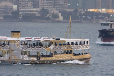  Hong Kong 'daki LV reklam gemisi. 16 Mart 2008