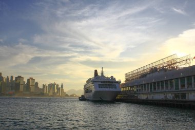 Feribot servis operatörü, Hong Kong 'da turistik bir yer. 2 Ağustos 2008