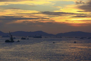 Sunset Hong Kong 'un batı yakası. 2 Ağustos 2008