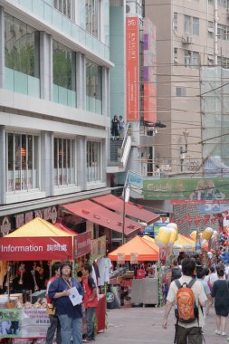 Lan Kwai Fong 24 Mayıs 2008 'de şehir merkezindeki parti bölgesinde.