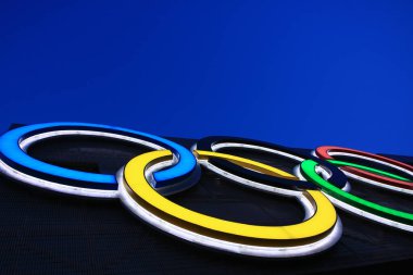 2008 Olimpiyat Oyunları Anıtı. Gezinti güvertesinin yakınındaki Yıldızlar Bulvarı 'nda. 24 Haziran 2008
