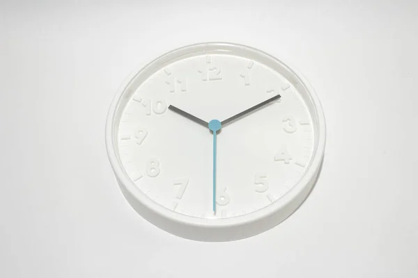 Couleur Blanche Time Clock Gros Plan Sur Blanc — Photo