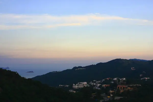 Tramonto Dietro Collina Sagome Degli Alberi Ago 2008 Hong Kong — Foto Stock