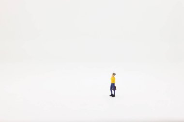 10 Nisan 2020 İş Planlama Konsepti. Ayakta duran iş adamı figürü