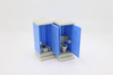 10 Nisan 2020 Taşınabilir tuvaletlerin iki ölçeği 