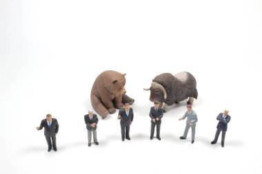 Borsa simsarları, gemideki küçük işletme figürü.