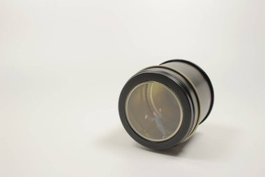 Mini figür filtreyi temizler, insanlar konsepti çalıştırır. Çerçeve, iş.