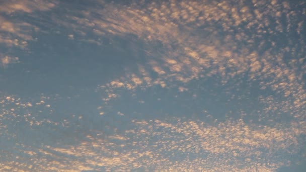 Lebendige Wolken Bei Sonnenuntergang Schöner Himmel Und Sonnenuntergang — Stockvideo