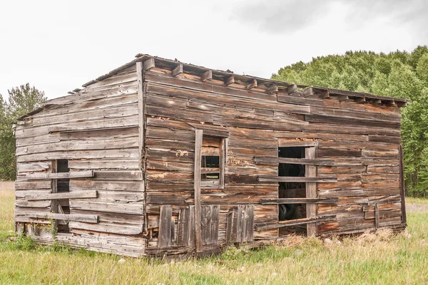 Alte Hütte oder Nebengebäude — Stockfoto