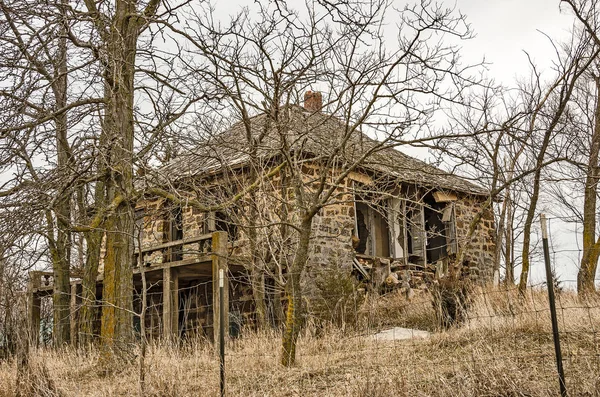 Beschädigtes und möglicherweise verwüstetes Haus — Stockfoto