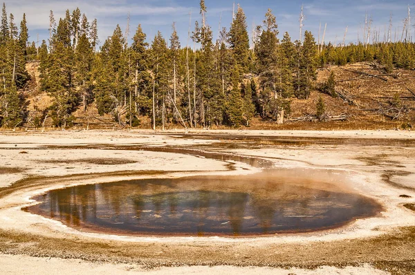 Piscina cromática en Yellowstone —  Fotos de Stock