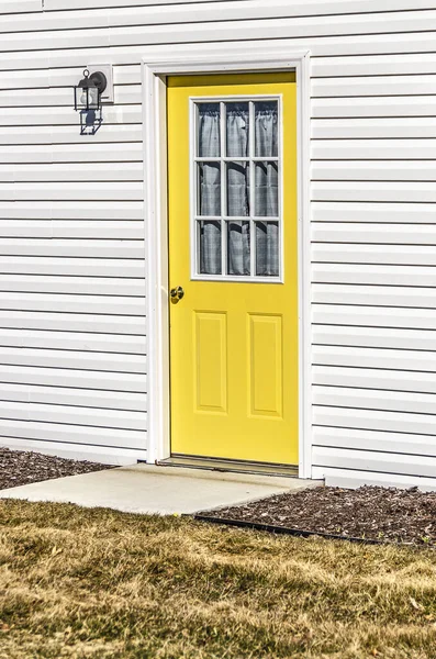 Яскраво Жовті Двері Викликають Щасливе Відчуття Коли Його Видно Ліцензійні Стокові Фото