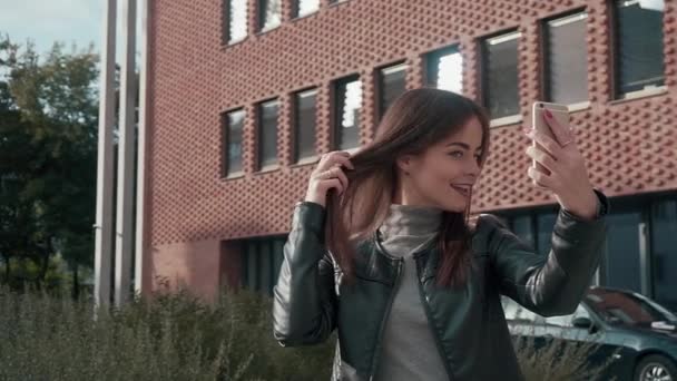 Estudiante mujer dama chica hacer selfie . — Vídeos de Stock