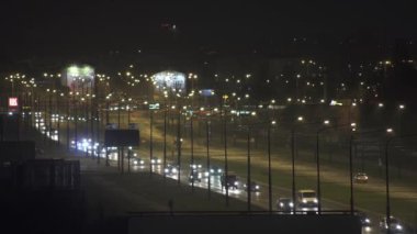 Gece Crossroads trafikte şehir