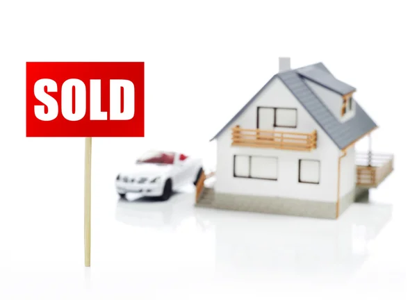 House with sold sign — Stock Photo, Image