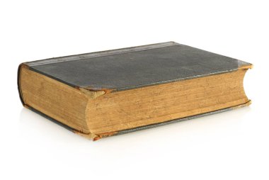 Beyaz üzerine eski bir kitap