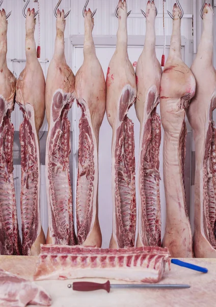 Χοιρινού κρέατος σε κρεοπωλείο — Φωτογραφία Αρχείου