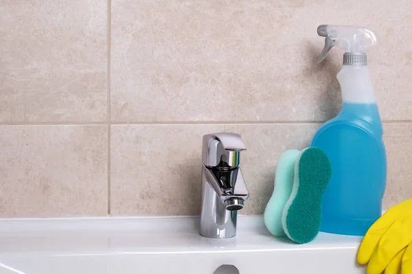 Cleaning products in the bathroom — Stock Photo, Image