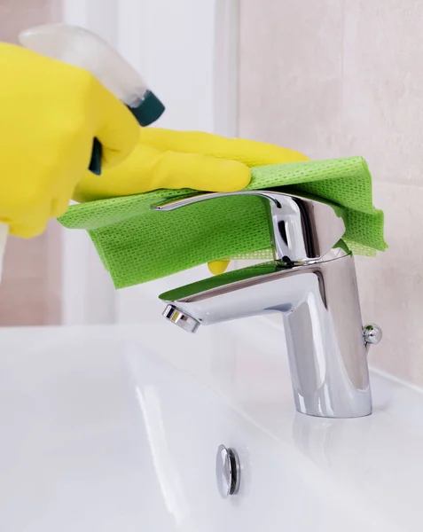 Cleaning concept in the bathroom — Stock Photo, Image