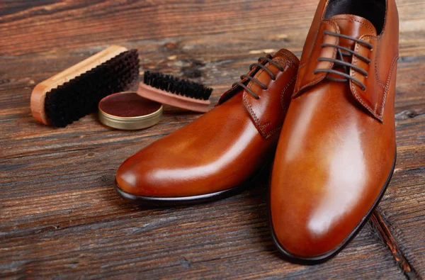 Chaussures Et Produits D'Entretien Élégants — Photo