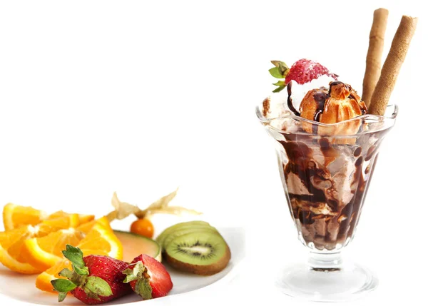 아이스크림 과 과일 — 스톡 사진