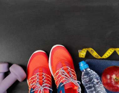 Yazı tahtası üzerinde Spor donatımı