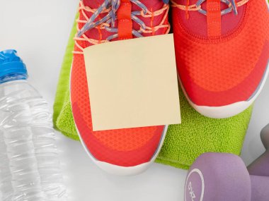 Yapışkanlı not ve spor donanımları