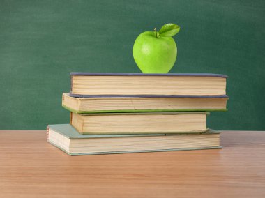 Eski kitap ve yazı tahtası