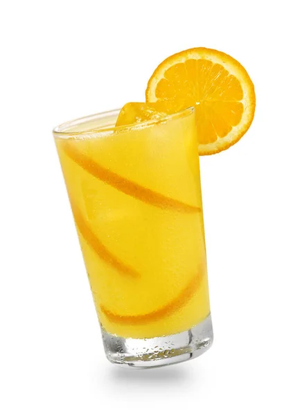 Orange cocktail på vit — Stockfoto