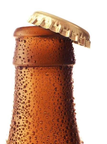 Frasco de cerveja com tampa close-up — Fotografia de Stock