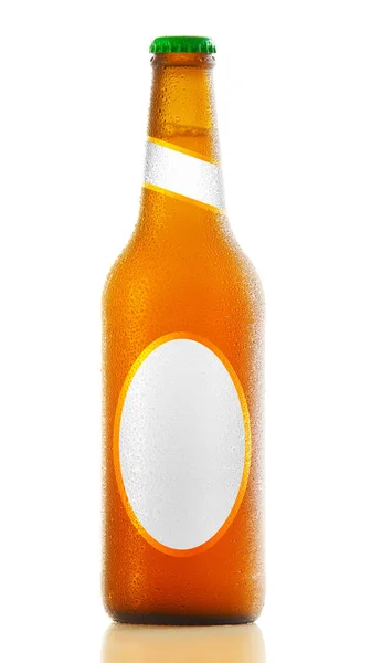 Botella de cerveza con etiqueta — Foto de Stock