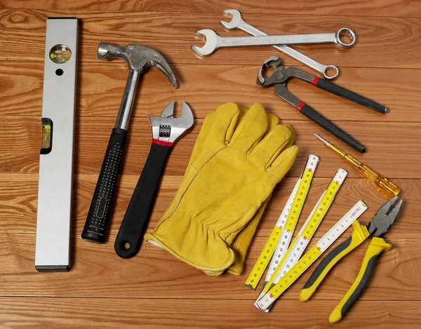 Herramientas de trabajo sobre la mesa —  Fotos de Stock