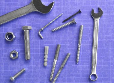 Somun anahtarları, vida ve somunlar planı üzerinde