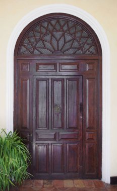 Geleneksel ahşap kapı