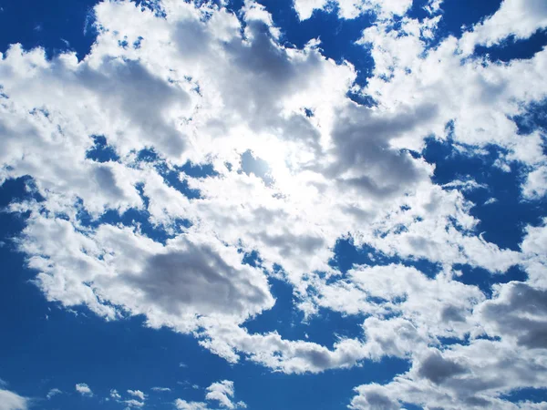 Cielo azul con nubes —  Fotos de Stock