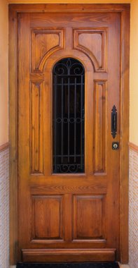 Geleneksel ahşap kapı