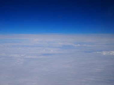 mavi gökyüzünde havadan görünümü