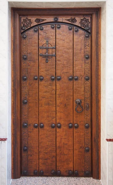 Porta de madeira tradicional — Fotografia de Stock