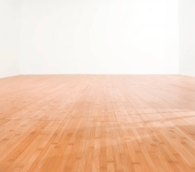 Ahşap zemin ile boş oda