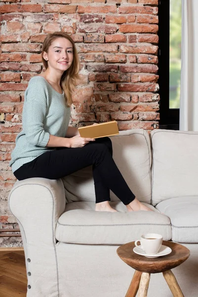 Book and coffee break — Stock Photo, Image