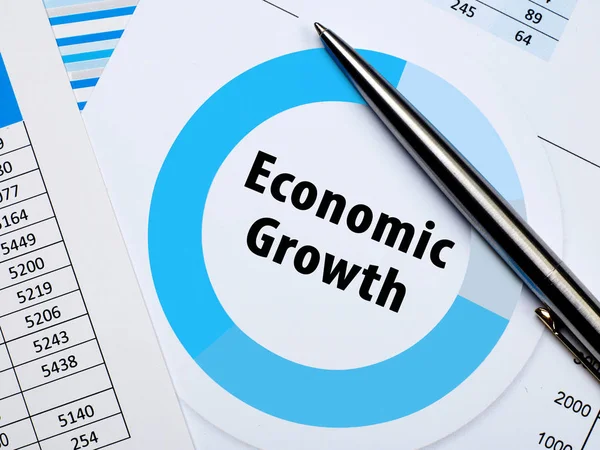 Ekonomisk tillväxt koncept — Stockfoto