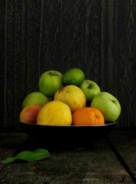 Fruit bowl closeup — Stockfoto