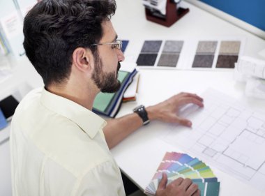 Bir projede çalışan mimar